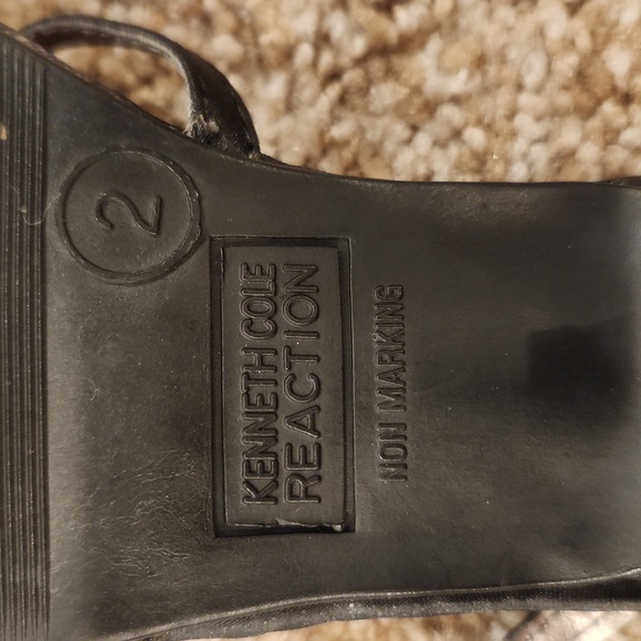 Kenneth Cole Reaction Girls Heeled Sandals, size 2 - Picture 4 of 4